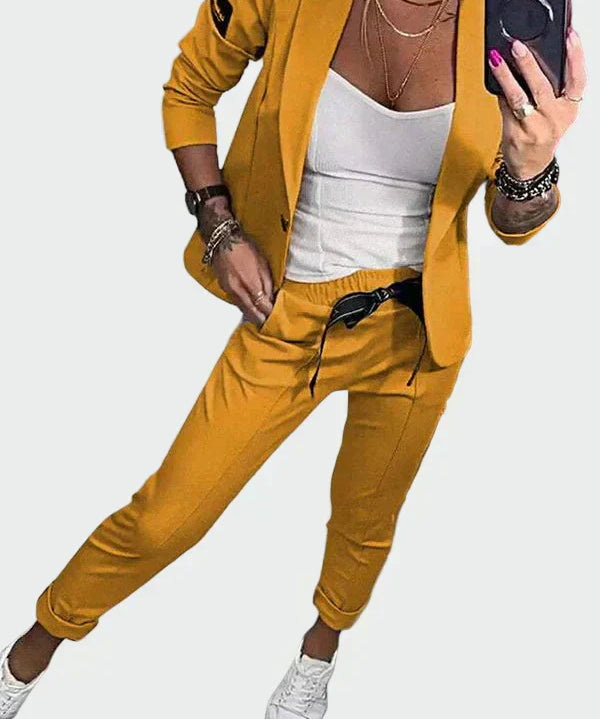 Ella - Women's Loose-Fitting Trouser and Blazer Set