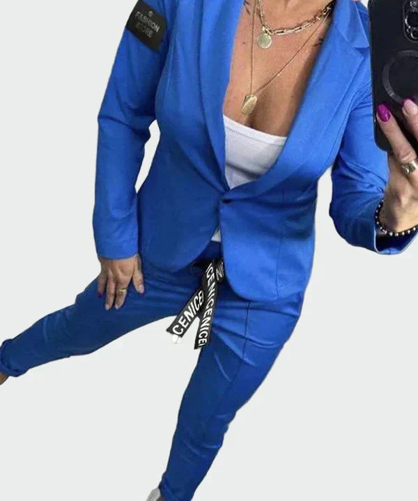 Ella - Women's Loose-Fitting Trouser and Blazer Set
