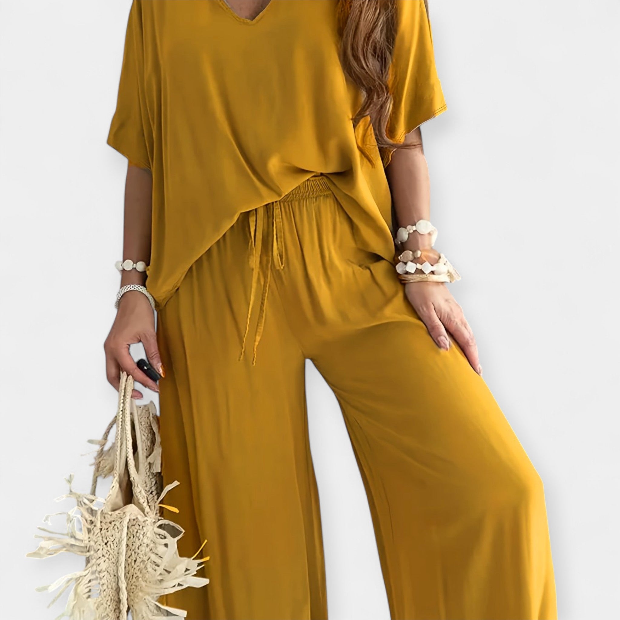 Veronika - Relaxed set with wide trousers and a flowing blouse