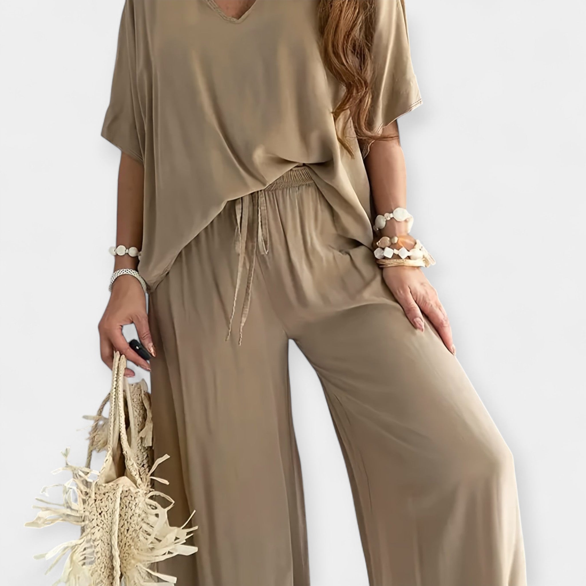 Veronika - Relaxed set with wide trousers and a flowing blouse