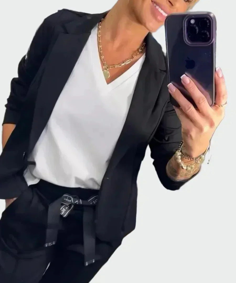 Ella - Women's Loose-Fitting Trouser and Blazer Set
