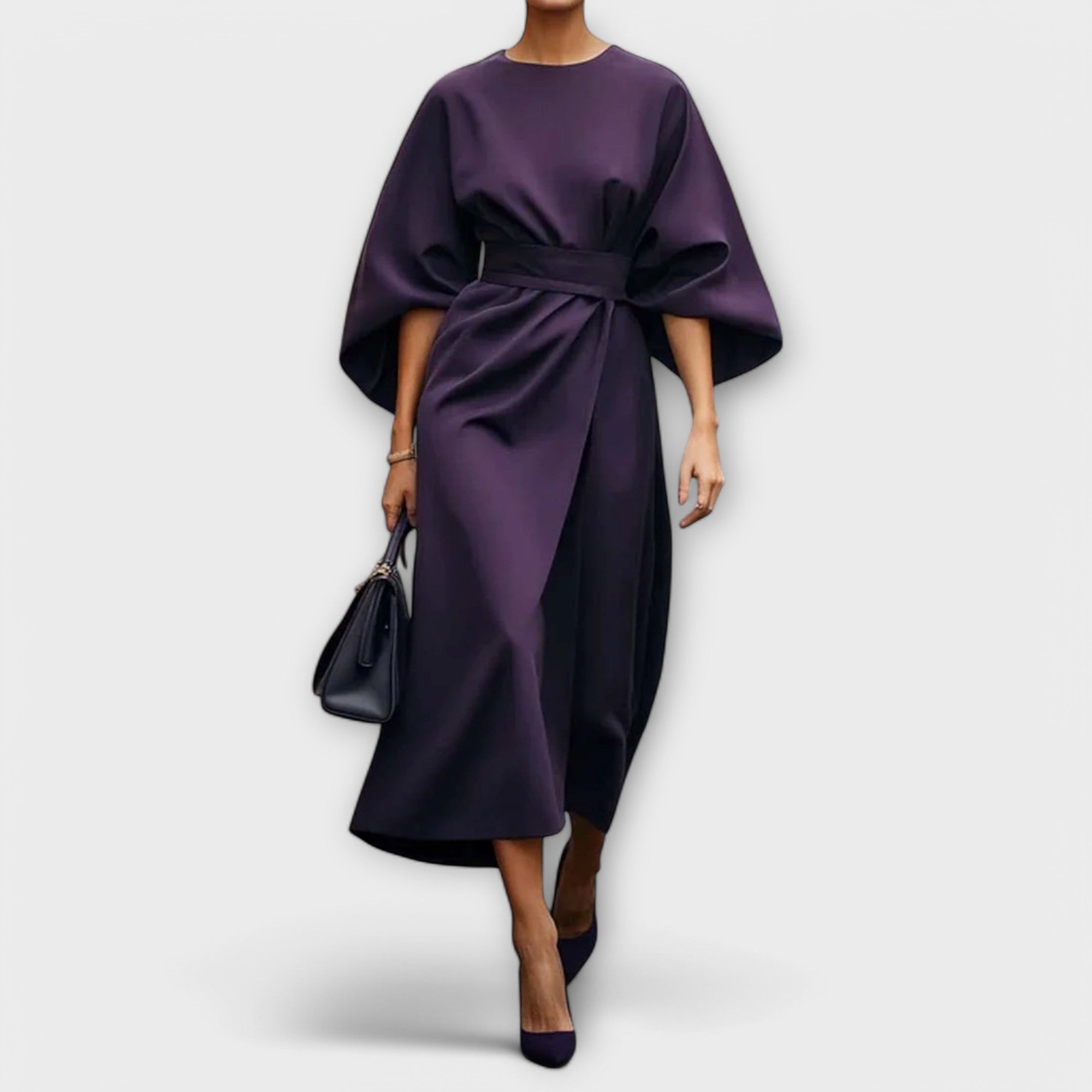 Sonia - An elegant dress with sleeves