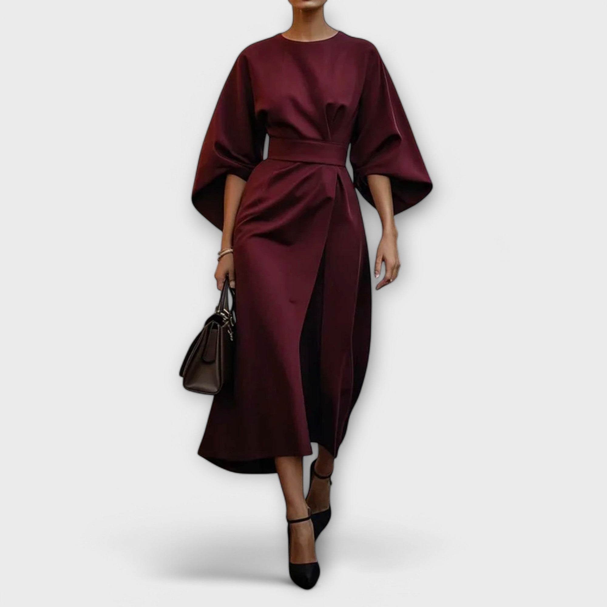 Sonia - An elegant dress with sleeves