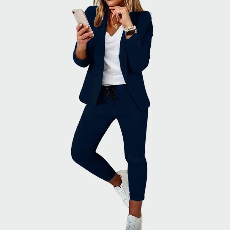 Ella - Women's Loose-Fitting Trouser and Blazer Set